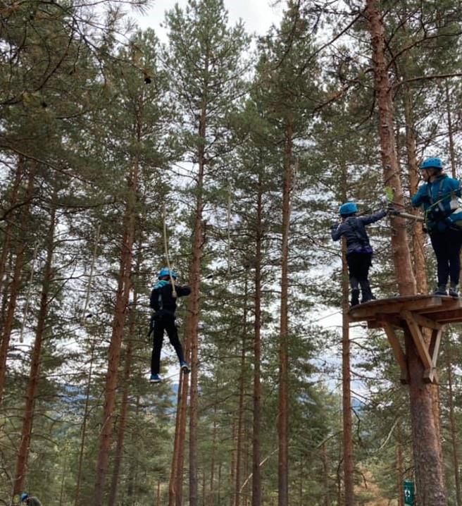 Guttekoret på utflukt til en Klatrepark
